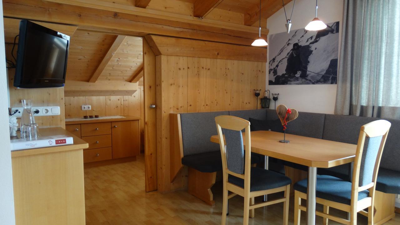 Grossglocknerappartement คัลส์ อัม โกรสส์กล็อคเนอร์ ภายนอก รูปภาพ